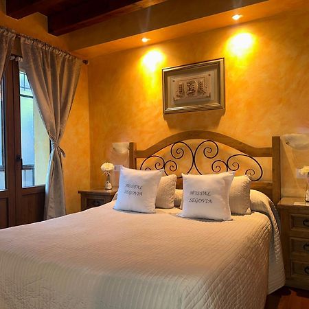 Hostal Segovia Adults Only Bagian luar foto