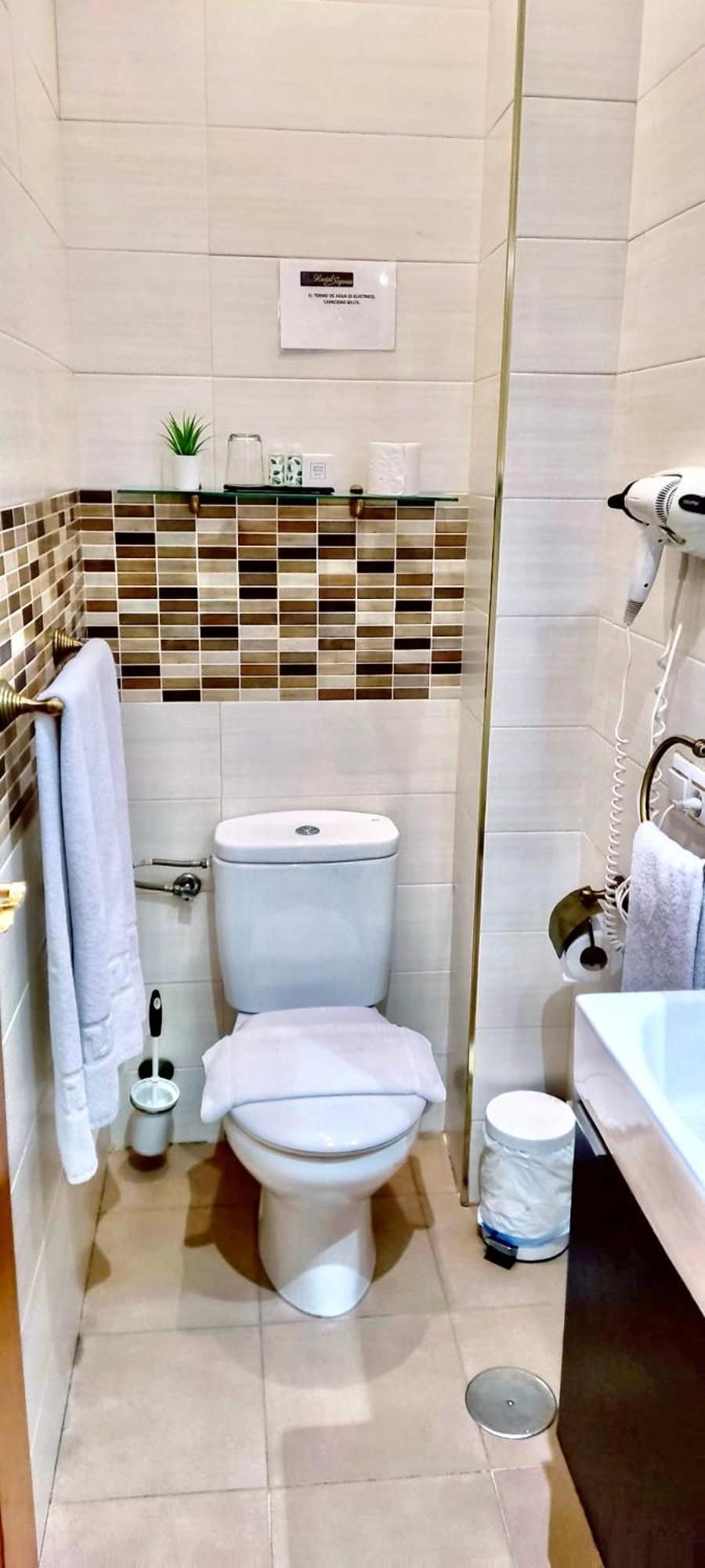 Hostal Segovia Adults Only Bagian luar foto