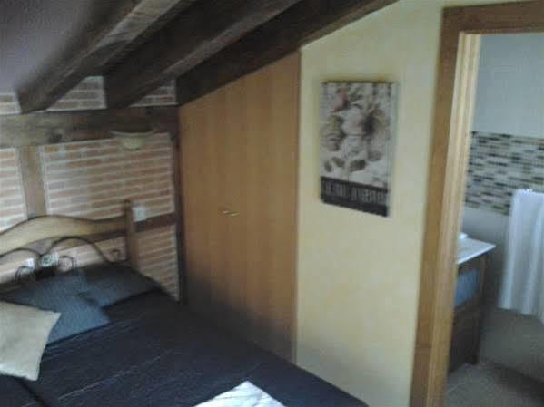 Hostal Segovia Adults Only Bagian luar foto