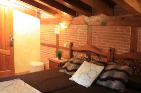 Hostal Segovia Adults Only Bagian luar foto