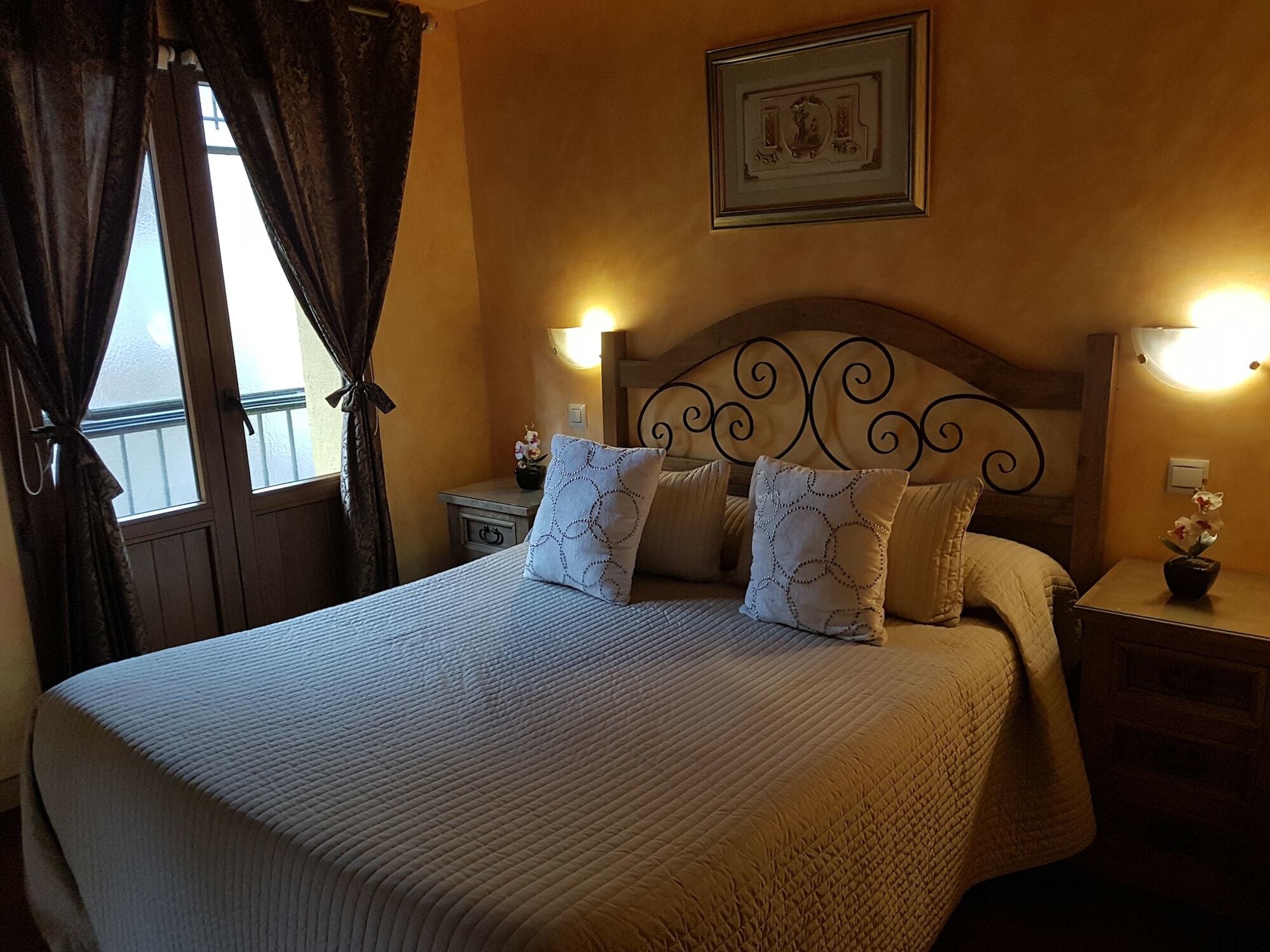 Hostal Segovia Adults Only Bagian luar foto
